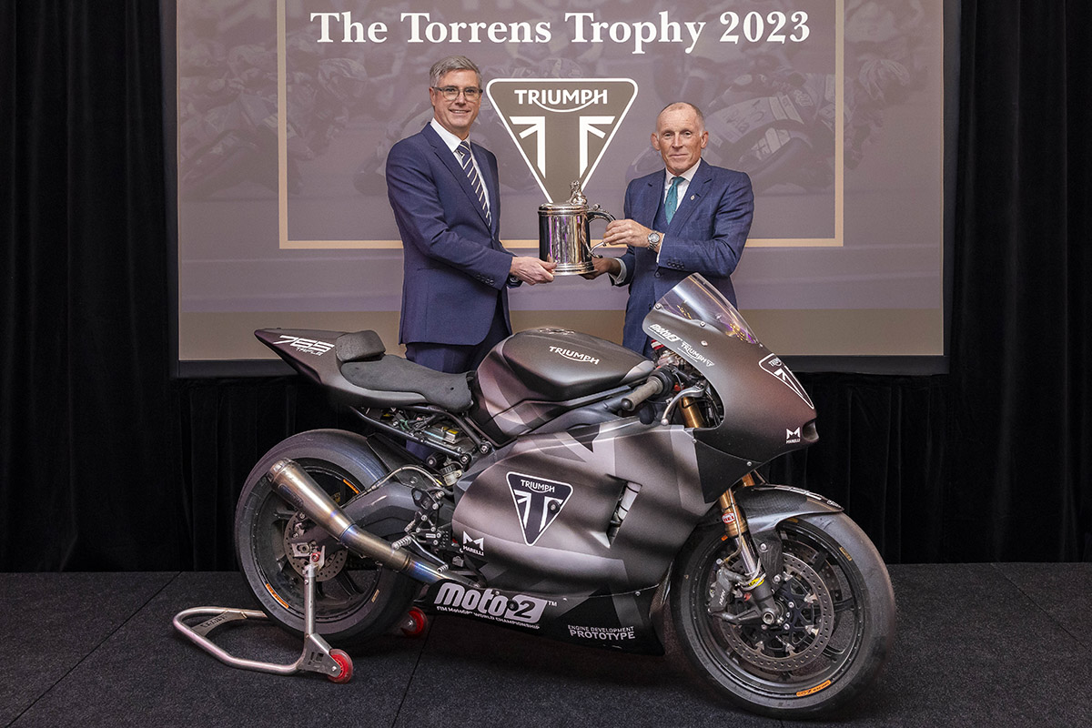 Nick-Bloor-presented-with-Royal-Automobile-Club-Torrens-Trophy